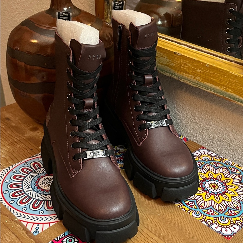 NEW Steve Madden Tanker Boots size 6